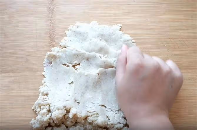 想吃椒鹽酥餅,只需掌握2個秘訣,在家做個個酥脆,咬一口直掉渣