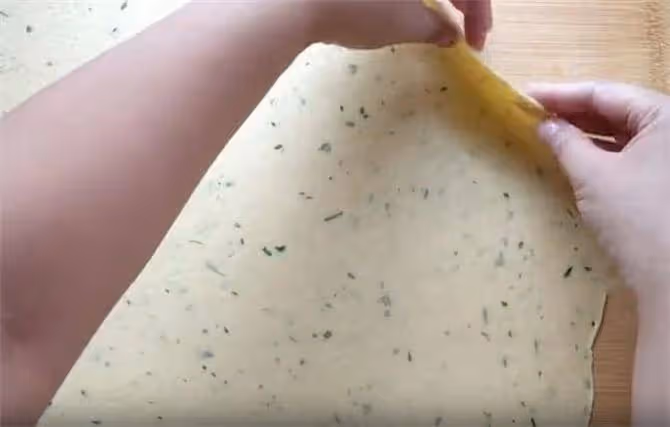 一碗面,加點蔥花,不用烤箱,不油炸,香蔥蘇打餅乾,孩子超喜歡
