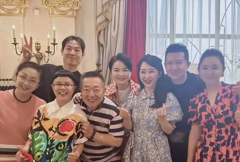這次,金龜子女兒給所有人提了個醒!向母親吐口水、打丈夫耳光