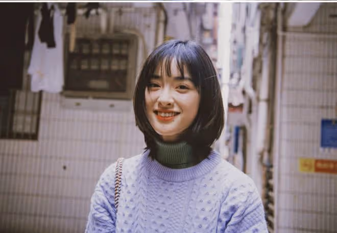 沈月這麼穿真是清新又美好!白色襯衣配針織馬甲,看上去甜美可愛