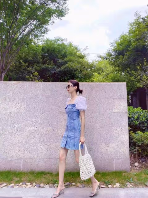 江疏影高挑身材果然好搭配，精緻鎖骨+大長腿，這溫婉氣質誰不愛