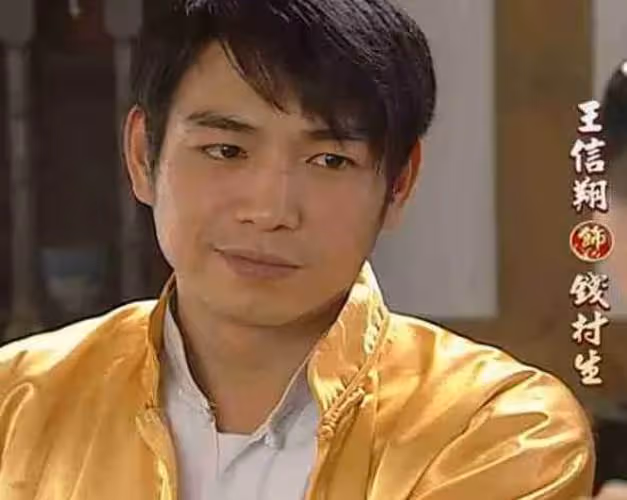 拍戲是兼差!44歲男星「夜市擺攤討生計」看淡藝人名利:靠自己不丟人...驚人營業額曝光