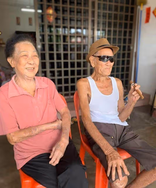 78年不捨罵一句！「阿嬤病逝」94歲阿公自備手電筒「凝望愛妻遺容」深情告白：她還是那麼美