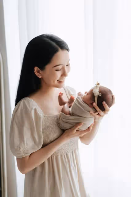 高齡產婦!TVB女星早產誕下女兒,自爆進醫院產檢變開刀,直言很怕很擔心