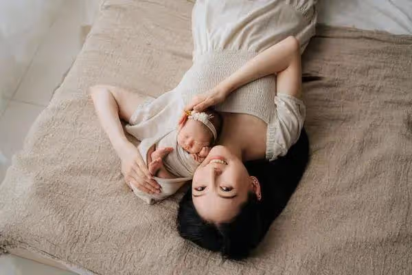 高齡產婦!TVB女星早產誕下女兒,自爆進醫院產檢變開刀,直言很怕很擔心