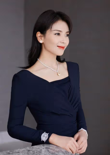 劉濤哪有一點狀態不好的感覺？看她直播照片，氣色好到像30歲