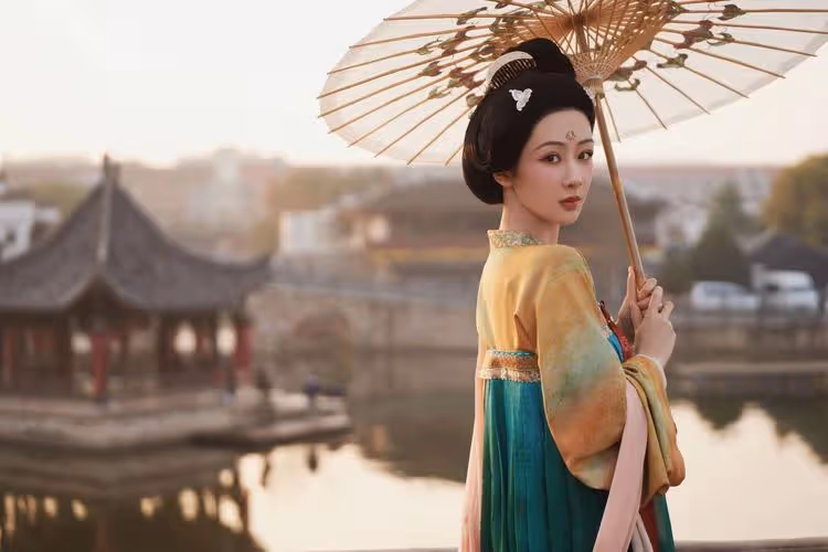 楊紫《國色芳華》扮相絕美　還原唐朝仕女圖