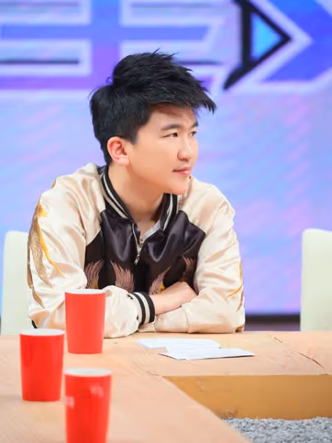 張宥浩李庚希「戀愛迷霧」,張大大直播連線追問,真相撲朔迷離