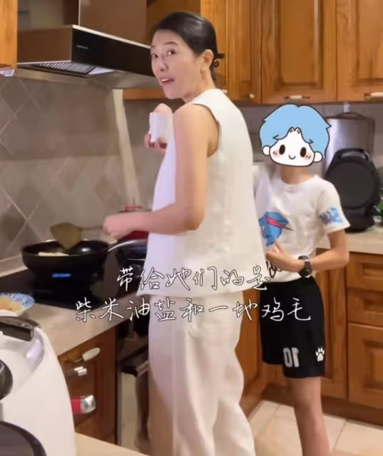 汪涵9歲兒子近照,沐沐遺傳爸媽高個子,給媽媽寫愛心字條超懂事
