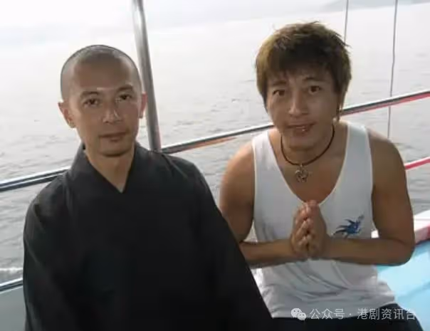 46歲林偉亮出家近照曝光!鬍鬚造型重現《古惑仔》「恐龍」形象