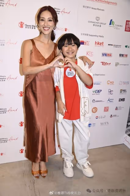 陳凱琳為二仔慶生玩哥斯拉主題!動漫節COSPLAY角色一眼被認出
