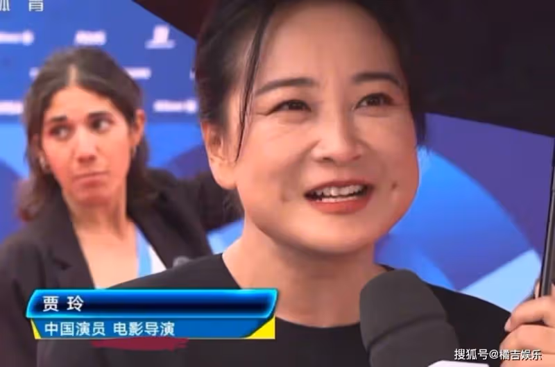 賈玲演員、電影導演，這一刻真的好為她驕傲！亮相奧運會開幕紅毯