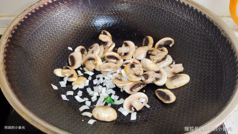 伏天寧可不吃肉,也要多喝此湯!隨時都能煮一碗,不放肉也滿口鮮爽、還不膩