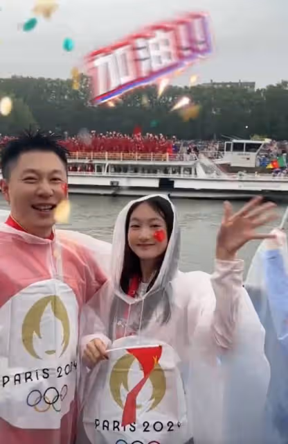 李小鵬帶女兒現身巴黎奧運會,為中國隊加油超激動