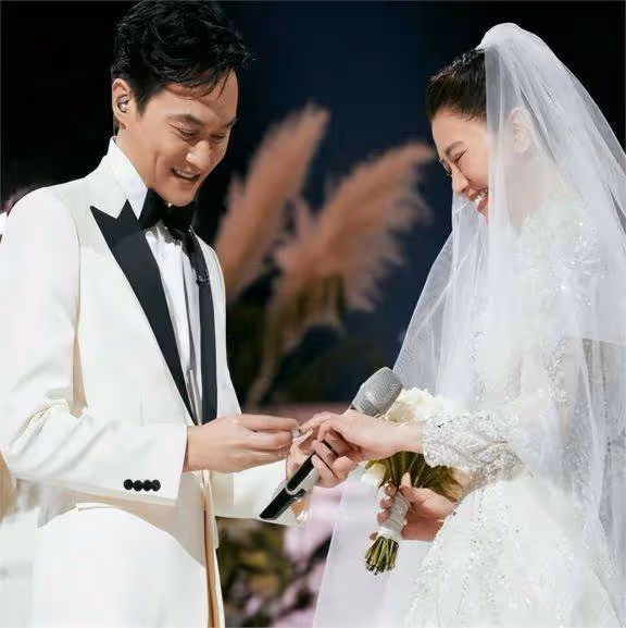 張智霖袁詠儀「零性生活」,丈夫形容「睡在同一張床上的兄弟」