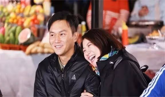 張智霖袁詠儀「零性生活」,丈夫形容「睡在同一張床上的兄弟」