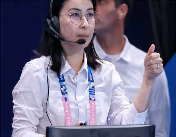 郭晶晶擔任跳水裁判長,見證中國隊奪冠!網友:霍家當家主母厲害