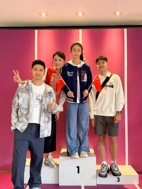 田亮葉一茜一家四口去巴黎了!為中國奧運健兒加油