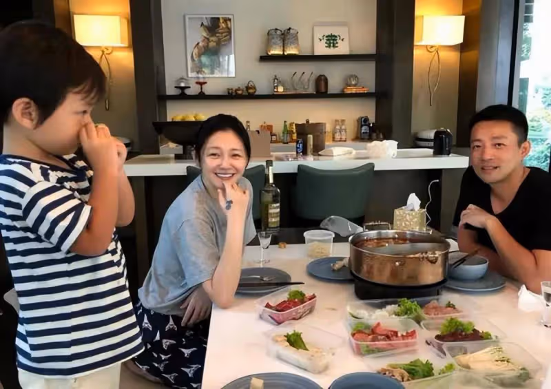 大S從豪門走向窮途末路!從少奶奶到乞討妹妹,姐妹反目曝真相