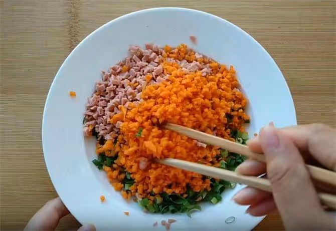 發麵餅最獨特做法，用手一折，菜刀一切，外酥里軟，3分鐘出鍋