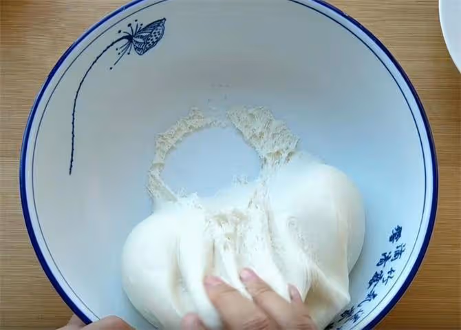 發麵餅最獨特做法，用手一折，菜刀一切，外酥里軟，3分鐘出鍋