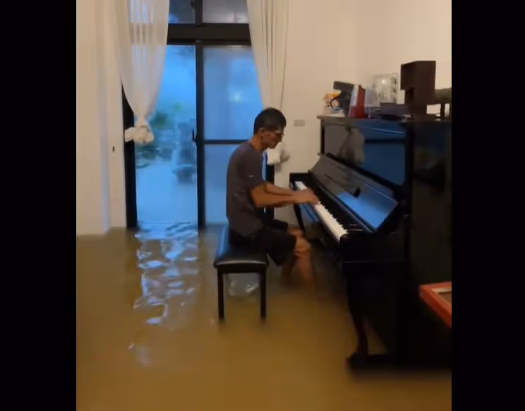 水上鋼琴師！台南人「泡水彈琴」網全跪了　他真實身份竟是演員