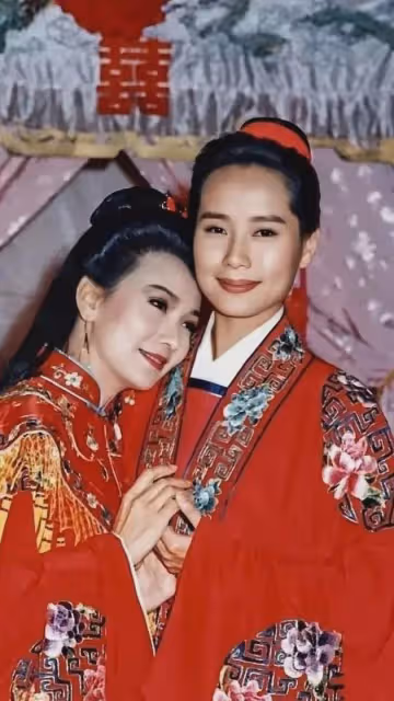 當葉童認真打扮的時候,真的沒有趙雅芝什麼事了