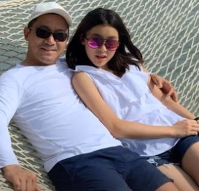 TVB小花短裙勁歌熱舞！富爸爸現身力撐！外表甜美像父親！