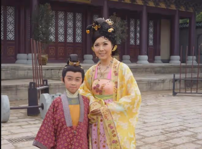 恭喜!香港擊劍隊隊員奧運奪金!網民大讚TVB男主持問得好!
