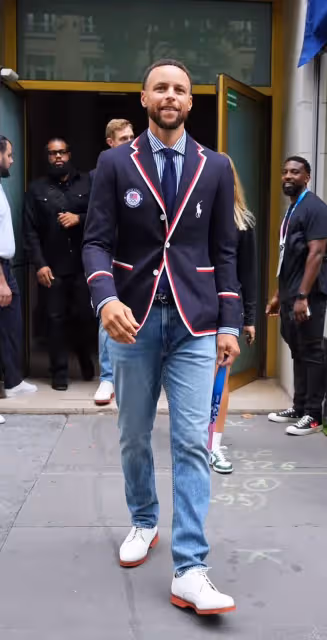 美國夢幻隊奧運奪開門紅　詹皇、柯瑞場外當起Ralph Lauren型男