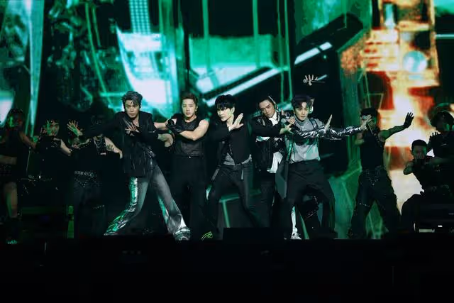 Energy演唱會「坤達cue台下辣妹跳三振舞」　鏡頭一拍 ...竟是丫頭！