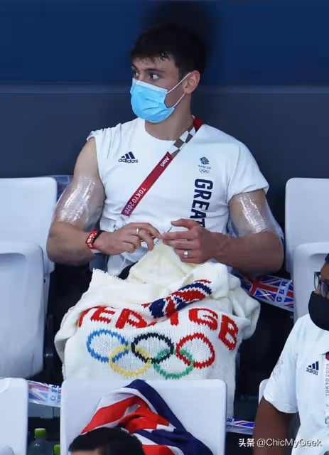 巴黎奧運,英國跳水王子不負眾望又來織毛衣了!