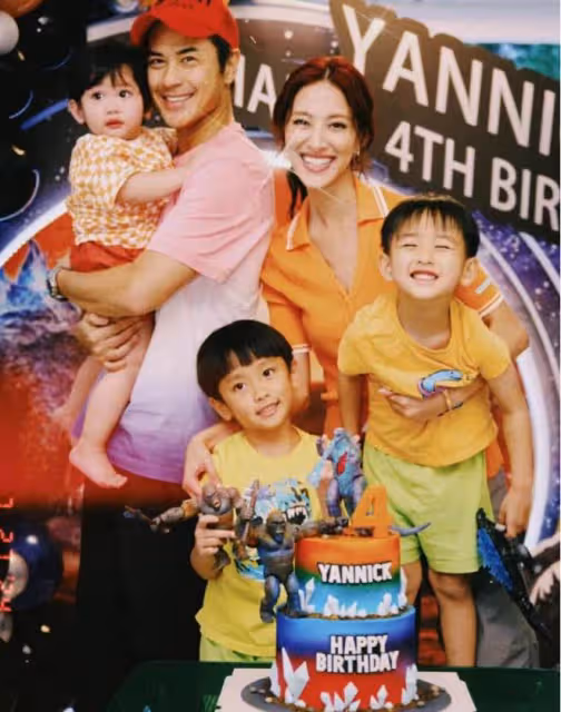 鄭嘉穎老婆曬全家福為二寶慶生,三個兒子一比一個帥,全是高顏值