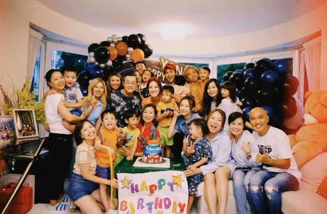 鄭嘉穎老婆曬全家福為二寶慶生,三個兒子一比一個帥,全是高顏值