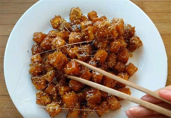 家裡剩2個饅頭,不用水不用油,做香甜酥脆小零食,孩子超愛吃