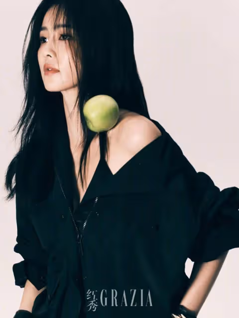 白鹿化身都市摩登女郎,長發披眼神魅惑