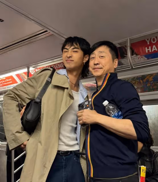 父子情深!恩利曬照為庾澄慶慶祝63歲生日,對爸爸稱呼令人意外