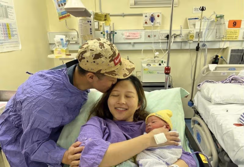 恭喜!TVB上位配角關曜儁二胎得子,曝妻子看奧運會時見紅急生產