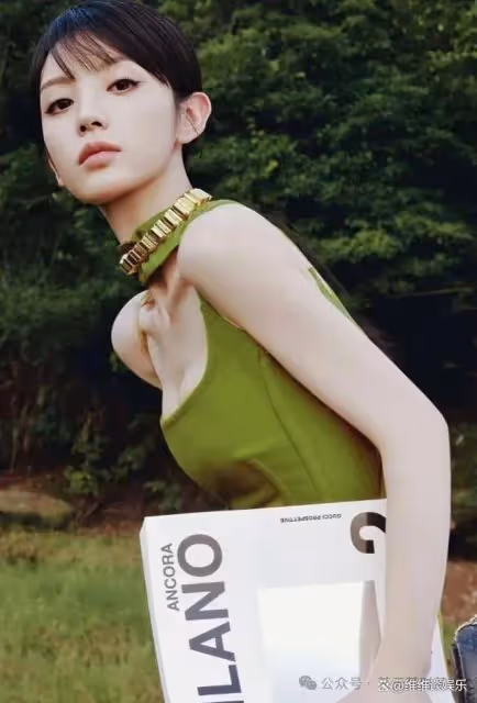 田曦薇驚艷亮相!弔帶針織裙勾勒出甜美性感雙重魅力