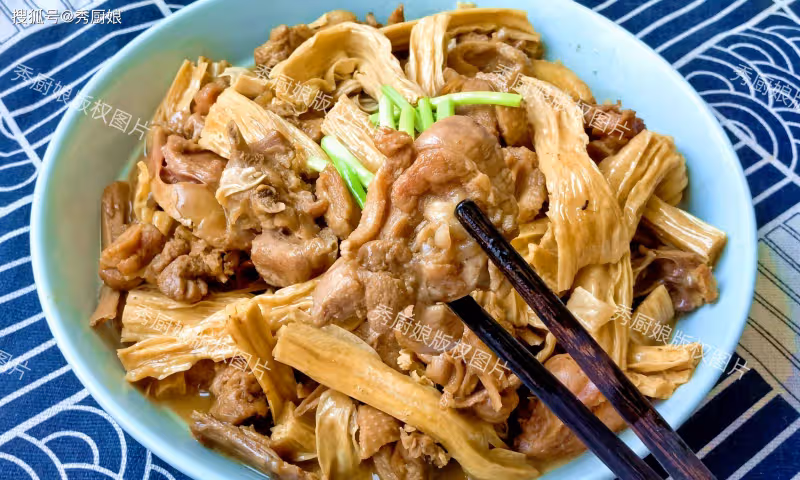 入伏後,少吃雞肉和牛肉,多吃這3種肉,腿腳有力氣,精神飽滿!