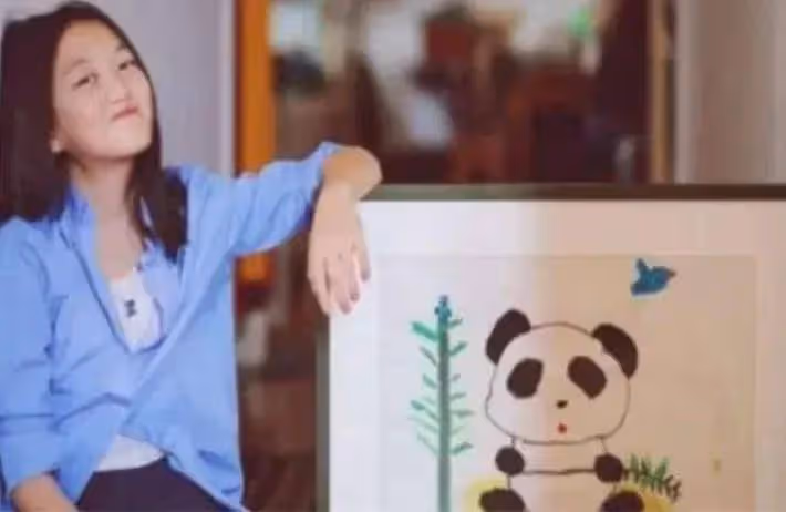 王菲18歲女兒李嫣KTV嗨玩，兔唇側臉引熱議！天后親自接送，母女零交流生嫌隙