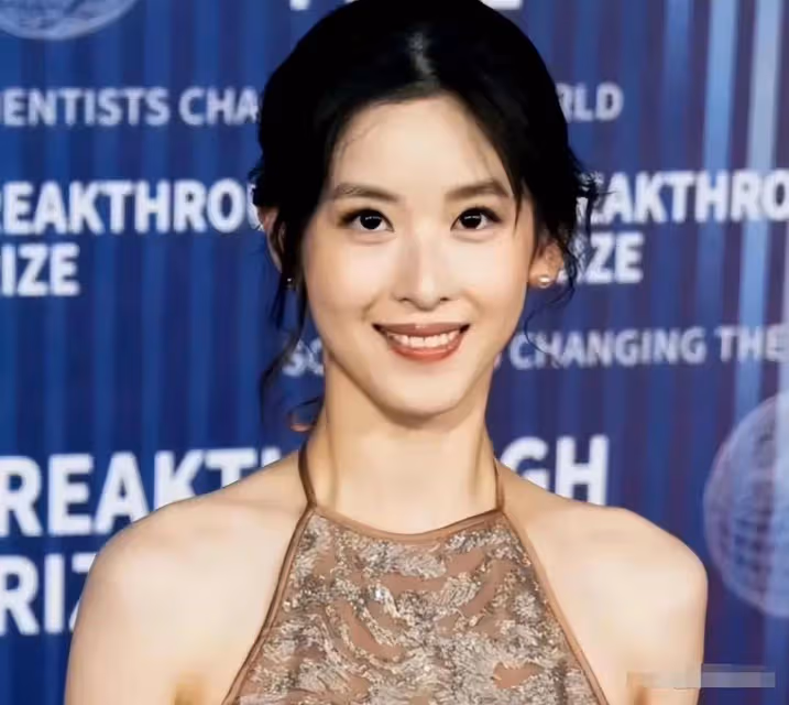 一張照片，徹底戳穿了章澤天的「精明」：難怪她30歲就身家600億