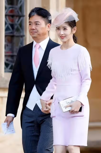 一張照片，徹底戳穿了章澤天的「精明」：難怪她30歲就身家600億