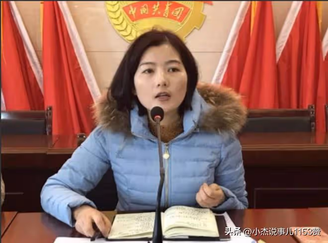 行走江湖官場:李佩霞這樣的穿衣打扮,這誰能頂得住?