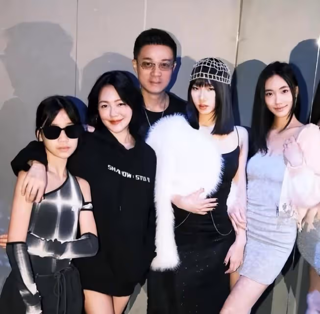 林志玲認領小S女兒,大讚小S教得好,Lily有家教,漂亮又善良
