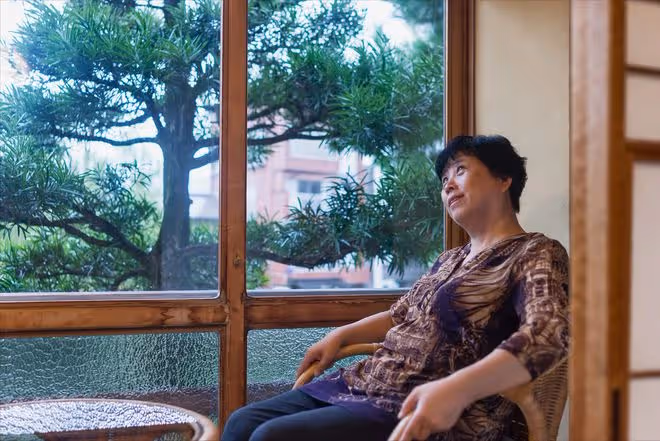 我53歲才發現：照顧晚年生病的父母時，最好的方式其實就四個字