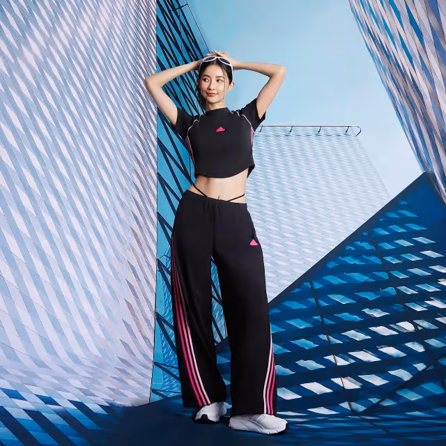 adidas用「黑粉」打造Y2K時尚　穿上擺拍姿勢隨便凹都很好看