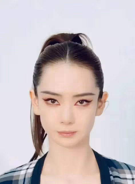 有種反差叫女星素顏，從陳喬恩到朱珠，妝前妝後都有「兩副面孔」