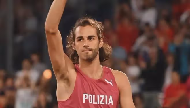 巴黎奧運會「第一神顏」爆火：190cm的臉，到底騙了多少人？