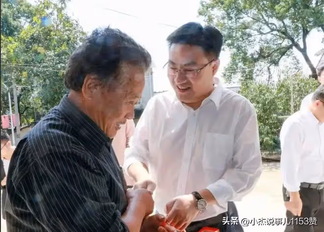 反轉?先是李佩霞貪污在先,毛奇保不了,知情人透露更多